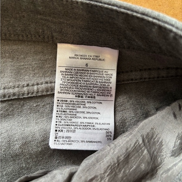 Banana Republic Sloan Gray Cropped Pants - Picture 4 of 4